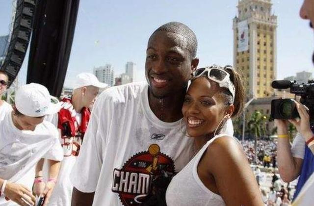 苏超泰州主帅：没觉得自己是城市英雄，走下领奖台就从零开始（苏超泰州主帅：我并非城市英雄，走下领奖台便归零再起步）